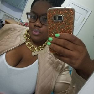 Meet your Posher, Iyanna